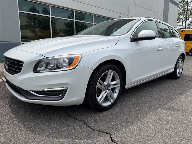 Used 2015 Volvo V60 T5 Premier FWD image 2