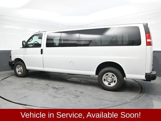 Used 2024 Chevrolet Express 3500 LS RWD image 4