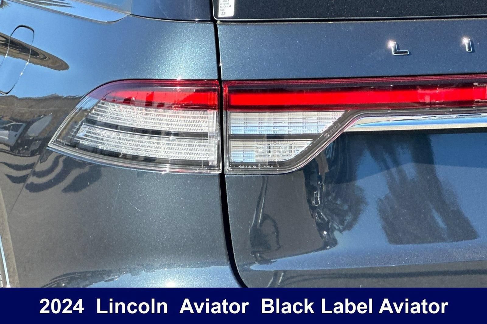 Used 2024 Lincoln Aviator Black Label AWD/4WD image 41