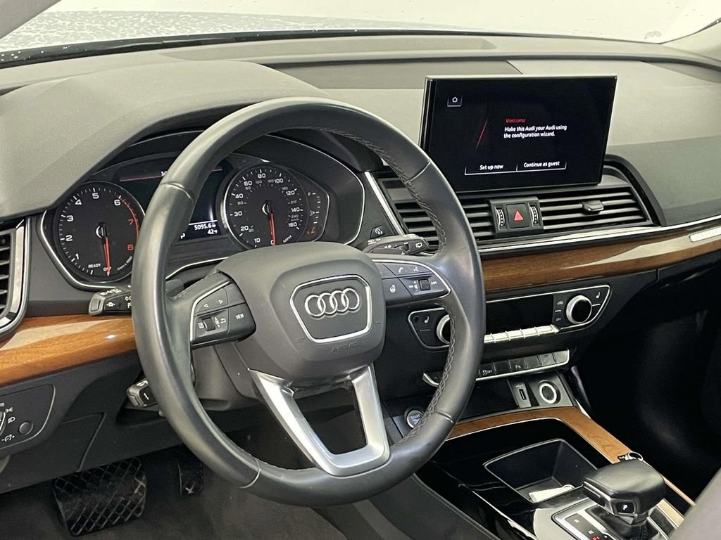 Certified 2023 Audi Q5 2.0T Premium w/ Convenience Package AWD/4WD image 4