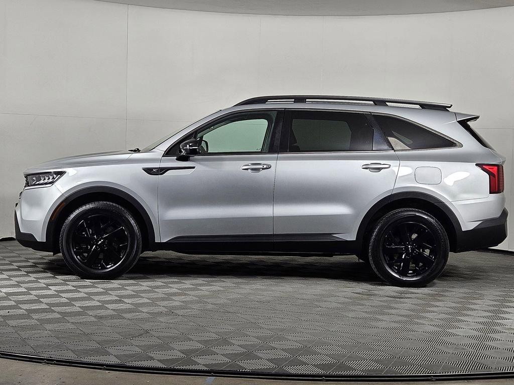 Used 2022 Kia Sorento S w/ Panoramic Sunroof Package image 3