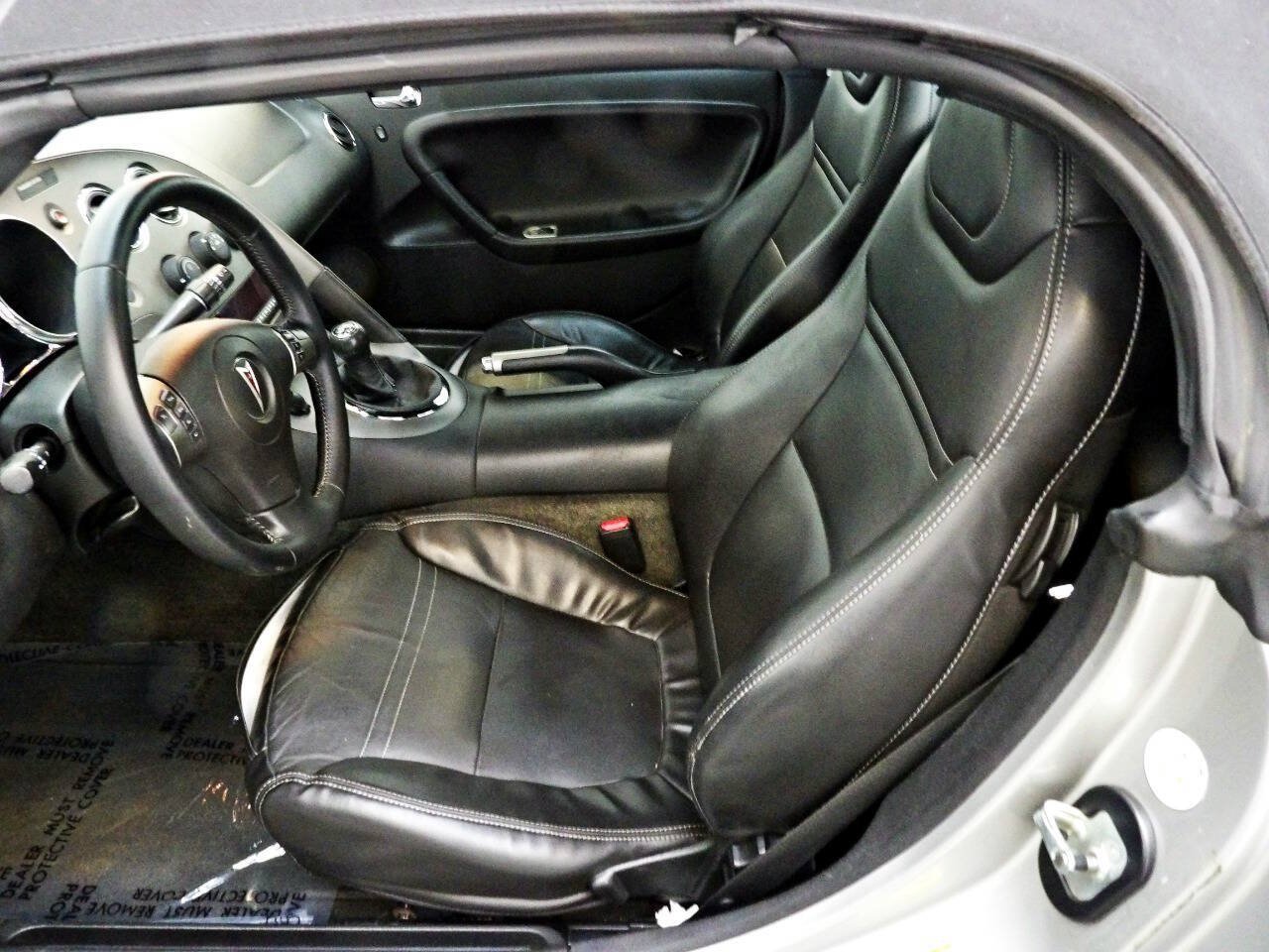 Used 2007 Pontiac Solstice Convertible w/ Premium Package RWD image 8