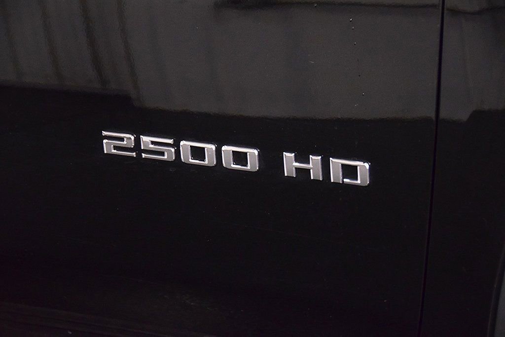 Used 2025 Chevrolet Silverado 2500 LT w/ Convenience Package image 11