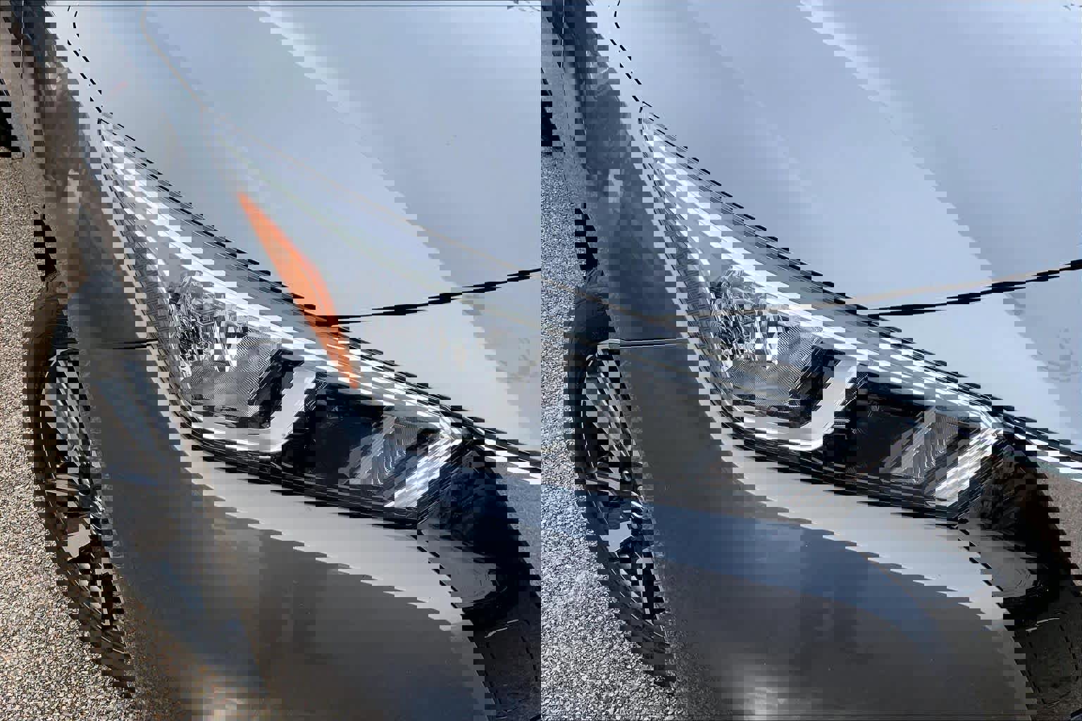 Used 2021 Nissan Versa SV image 25