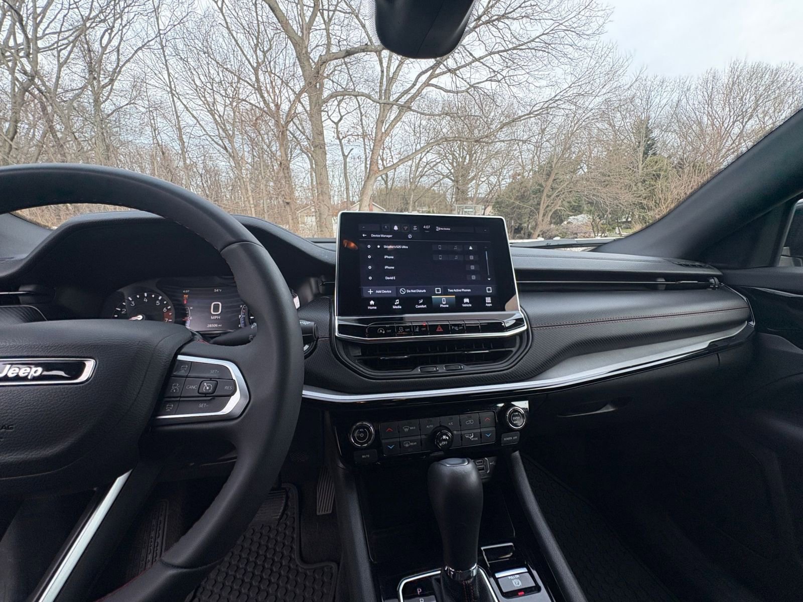 Used 2025 Jeep Compass Trailhawk image 17