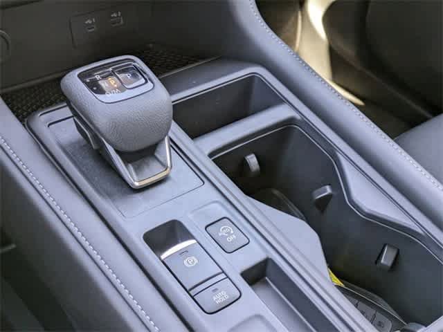 New 2024 Nissan Pathfinder S FWD image 19