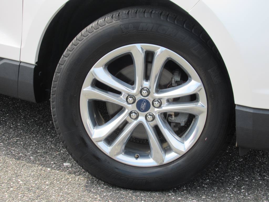 Used 2018 Ford Edge SEL w/ Equipment Group 201A FWD image 6