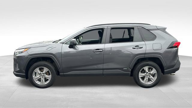 Used 2025 Toyota RAV4 LE AWD/4WD image 4