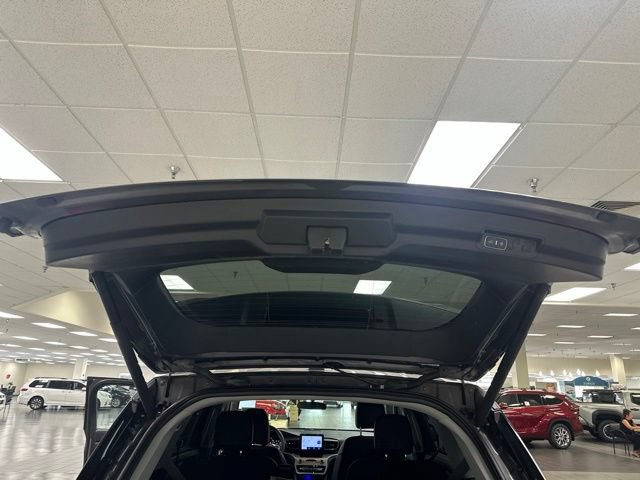 Used 2023 Ford Explorer XLT w/ Equipment Group 202A AWD/4WD image 22