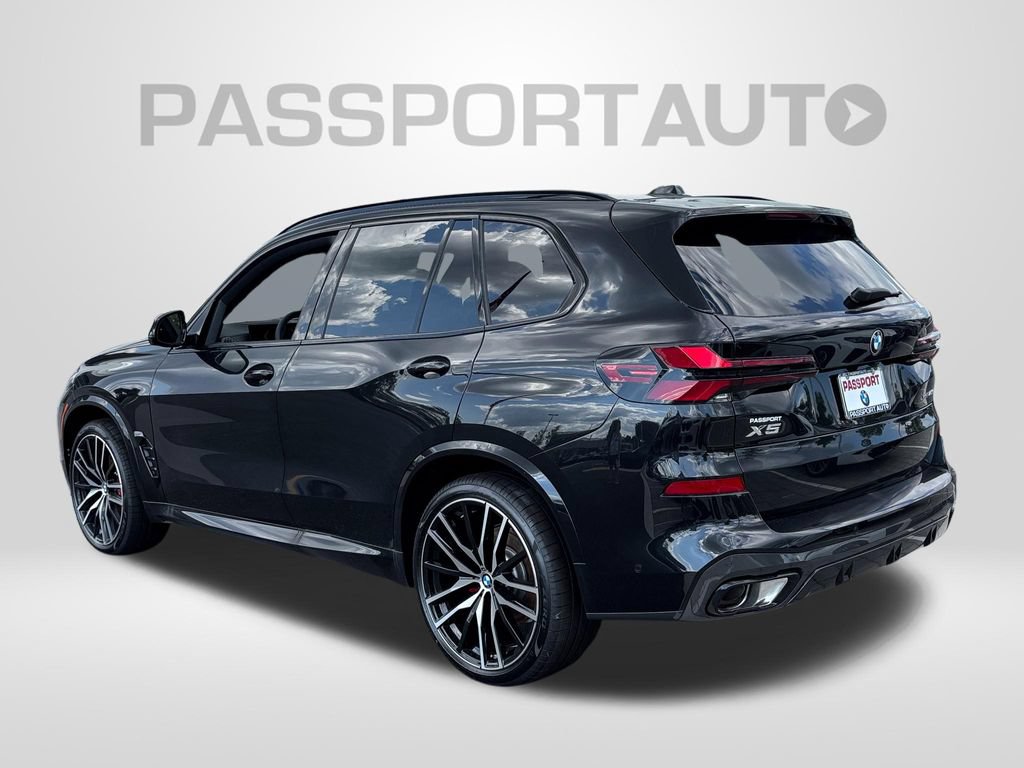 New 2026 BMW X5 xDrive40i w/ M Sport Package AWD/4WD image 3