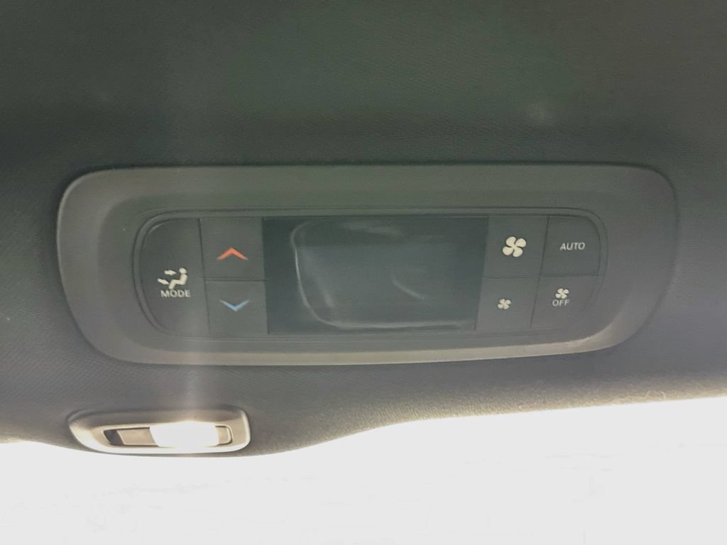 Used 2024 Chrysler Pacifica Premium FWD image 36