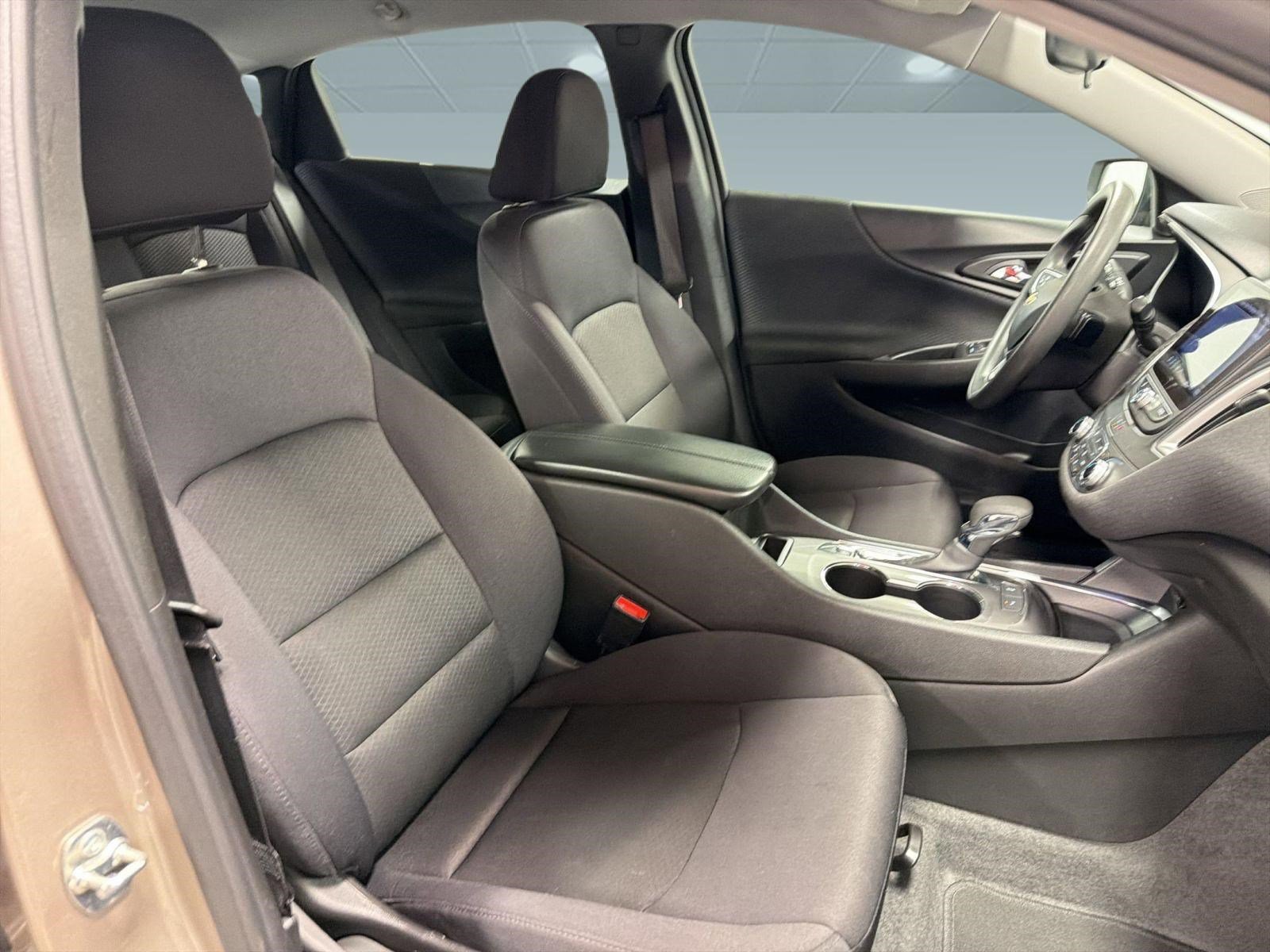 Used 2024 Chevrolet Malibu LT FWD image 31