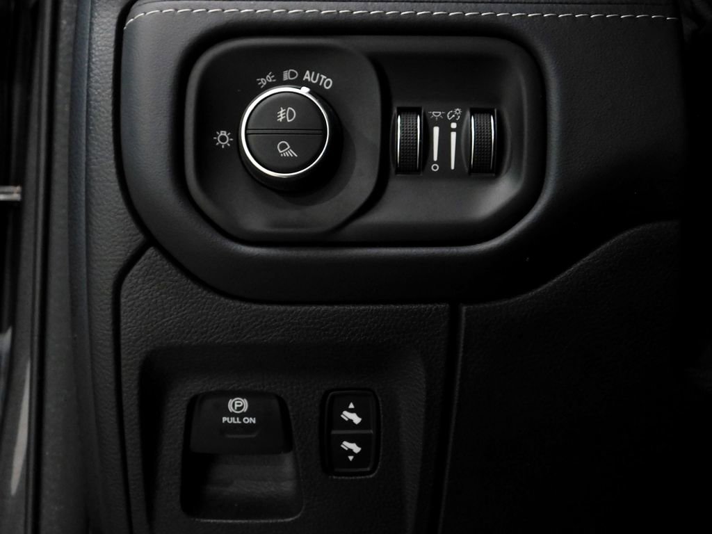 Used 2022 RAM 1500 Limited image 43