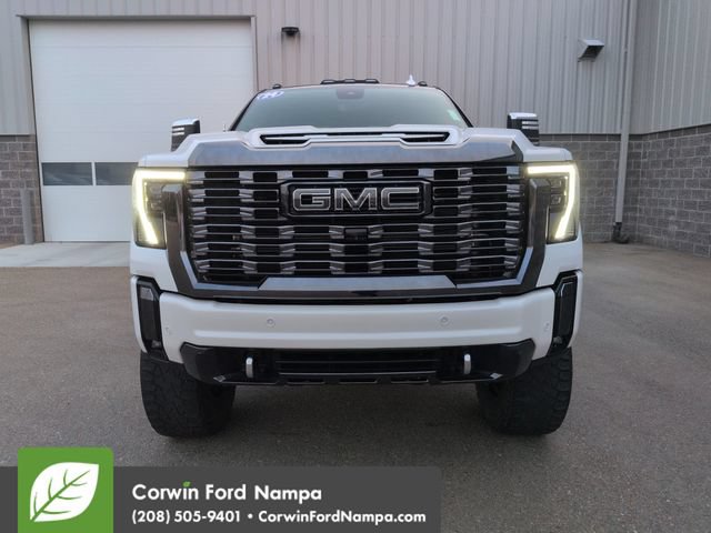 Used 2024 GMC Sierra 3500 Denali Ultimate AWD/4WD image 8