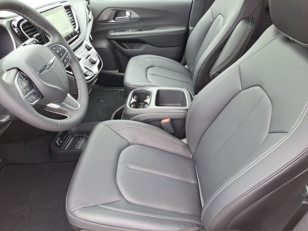 New 2026 Chrysler Pacifica Select image 18