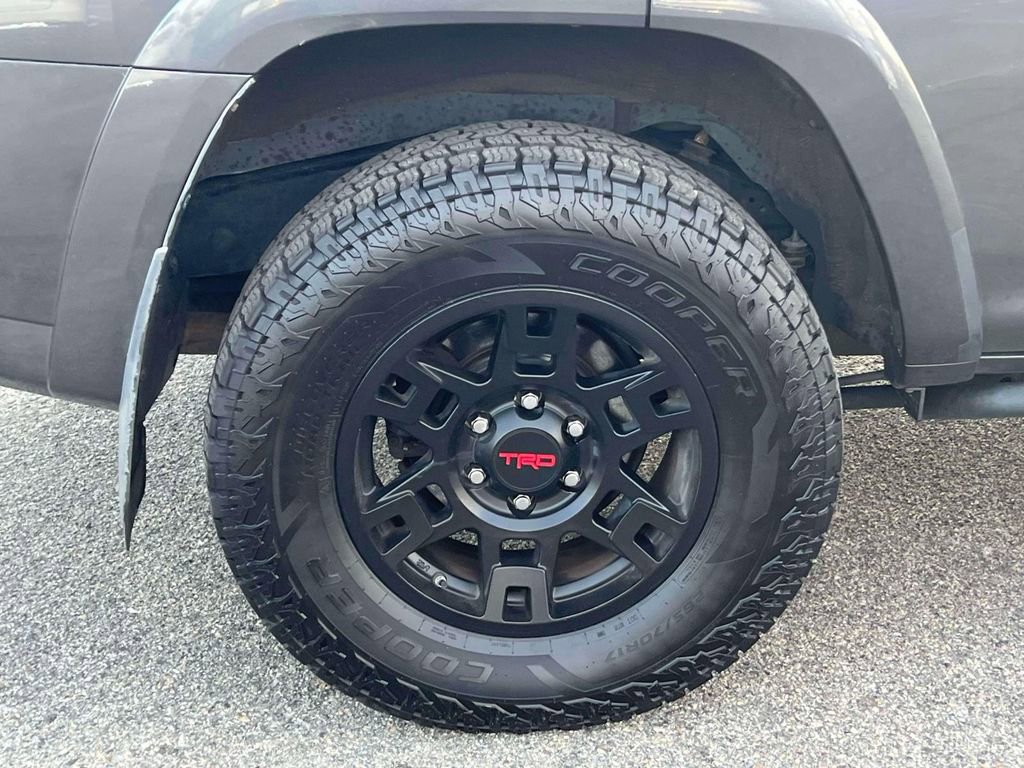 Used 2019 Toyota 4Runner TRD Off-Road Premium AWD/4WD image 9