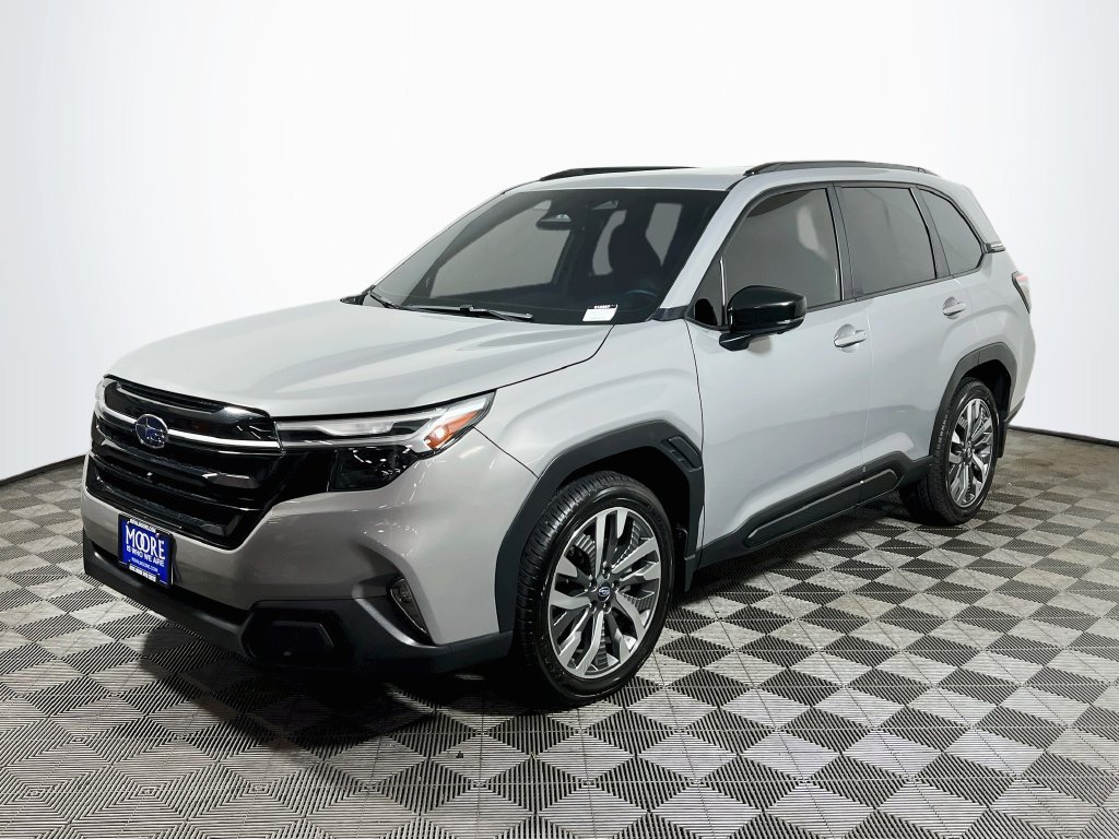Used 2025 Subaru Forester Touring w/ Popular Package - Touring AWD/4WD image 3