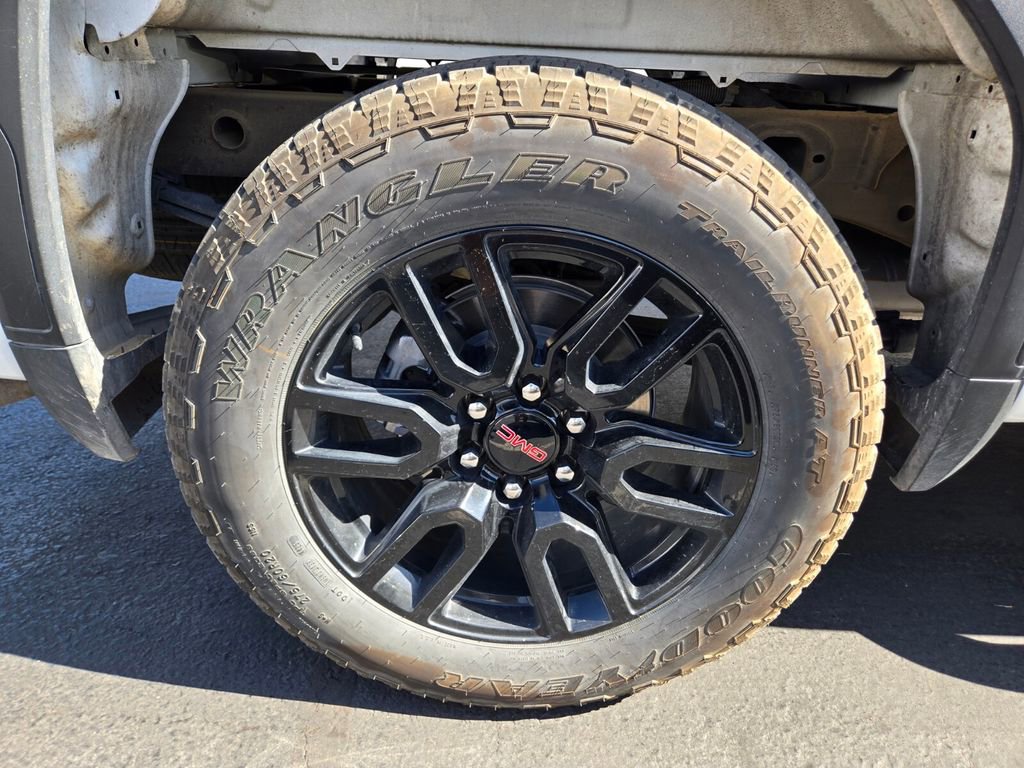 Used 2026 GMC Sierra 1500 Elevation w/ Elevation Select Package AWD/4WD image 3