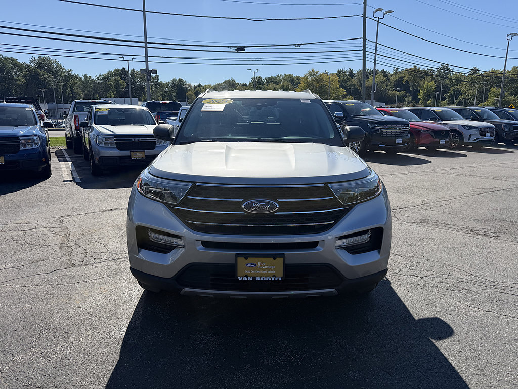Used 2023 Ford Explorer XLT w/ Equipment Group 202A AWD/4WD image 9