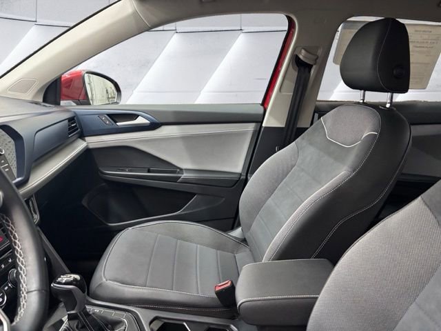 Certified 2024 Volkswagen Taos SE image 19