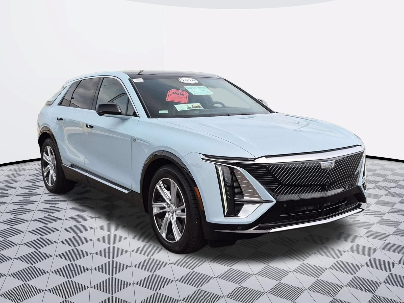 Certified 2024 Cadillac Lyriq Tech w/ Driver Assist Package RWD image 2