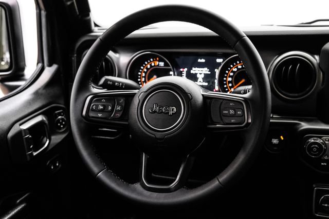 Used 2023 Jeep Gladiator Sport AWD/4WD image 43