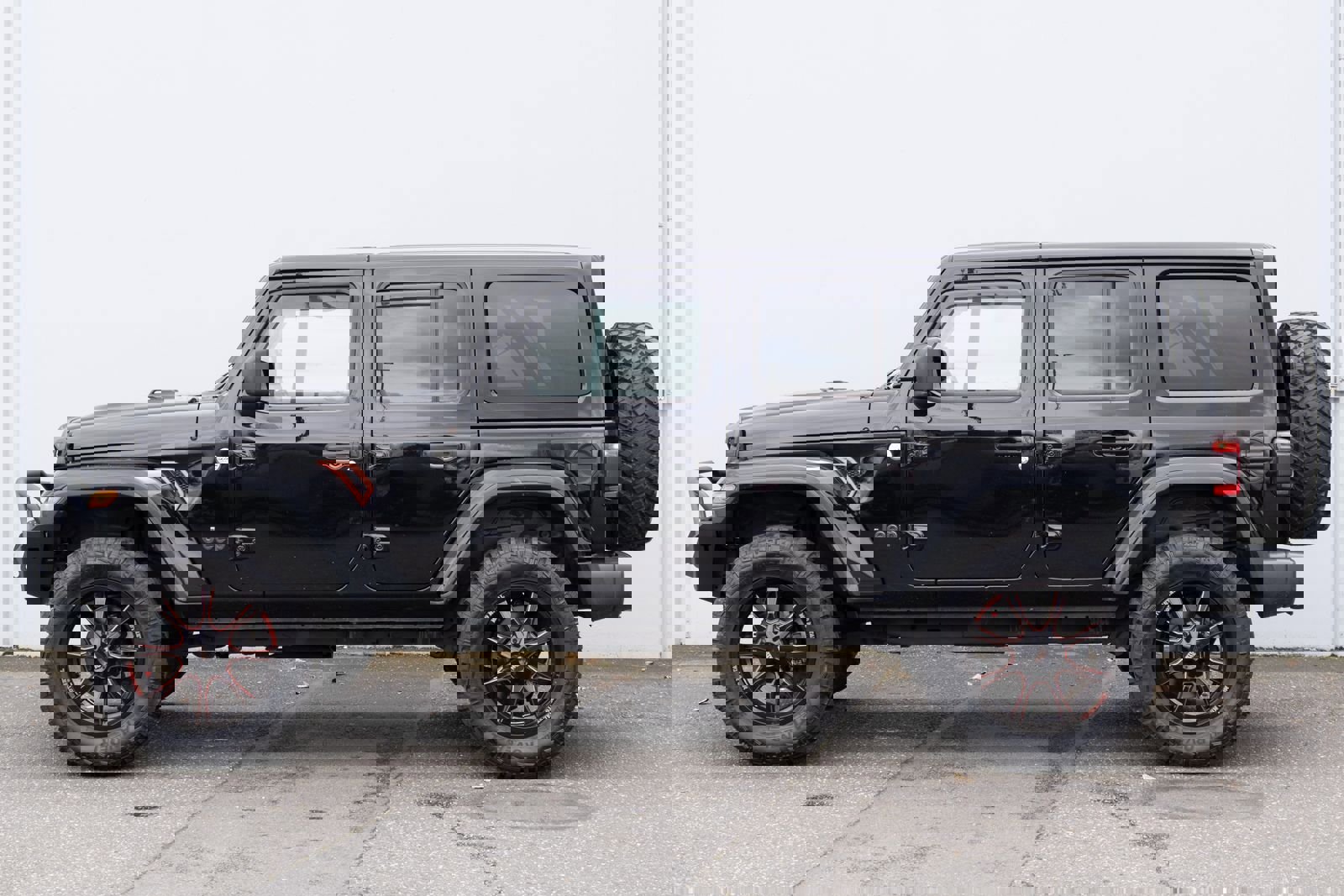 Used 2018 Jeep Wrangler Unlimited Sahara w/ Uconnect 4C Nav & Sound Group image 25