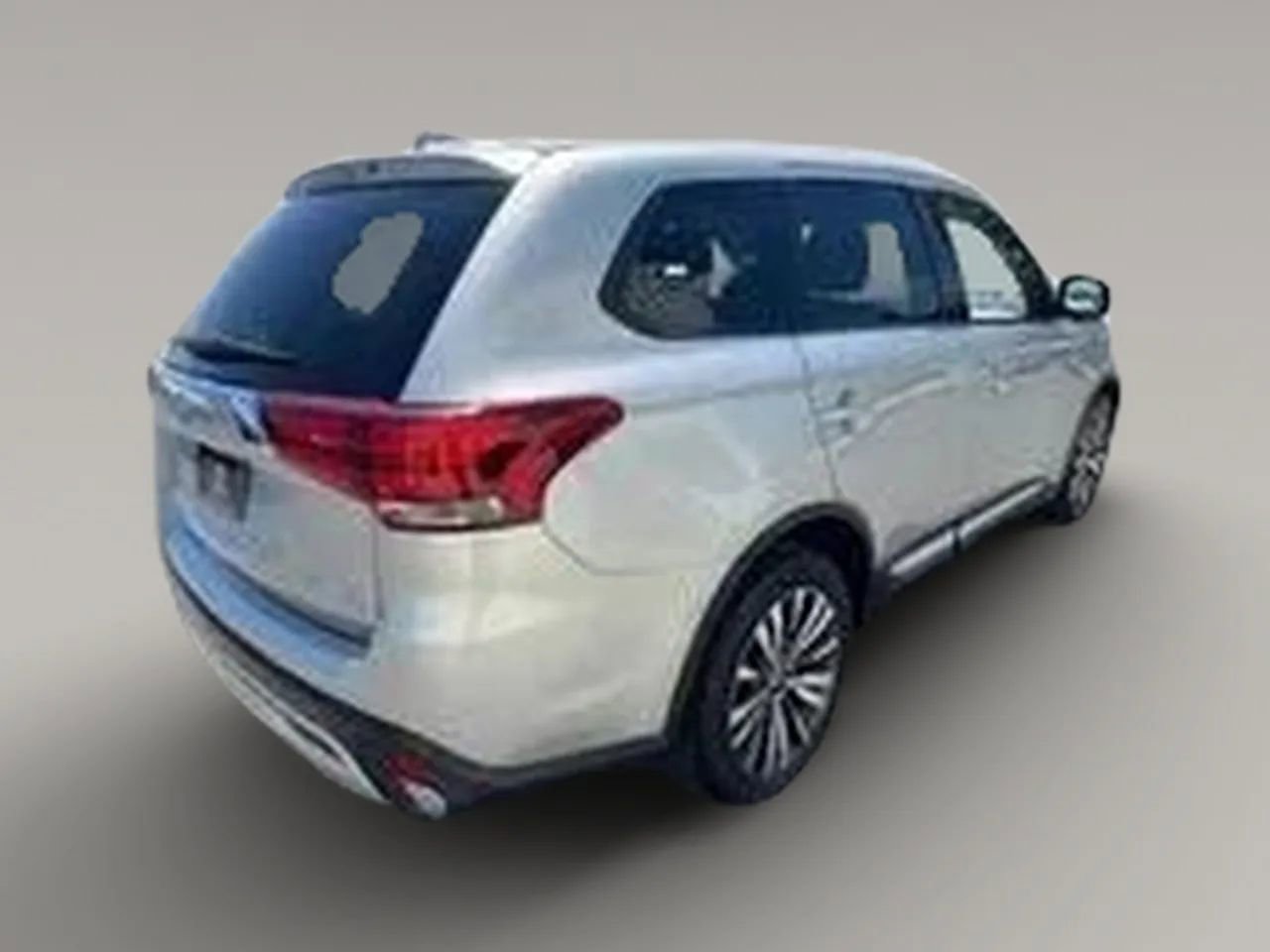 Used 2019 Mitsubishi Outlander SE FWD image 1