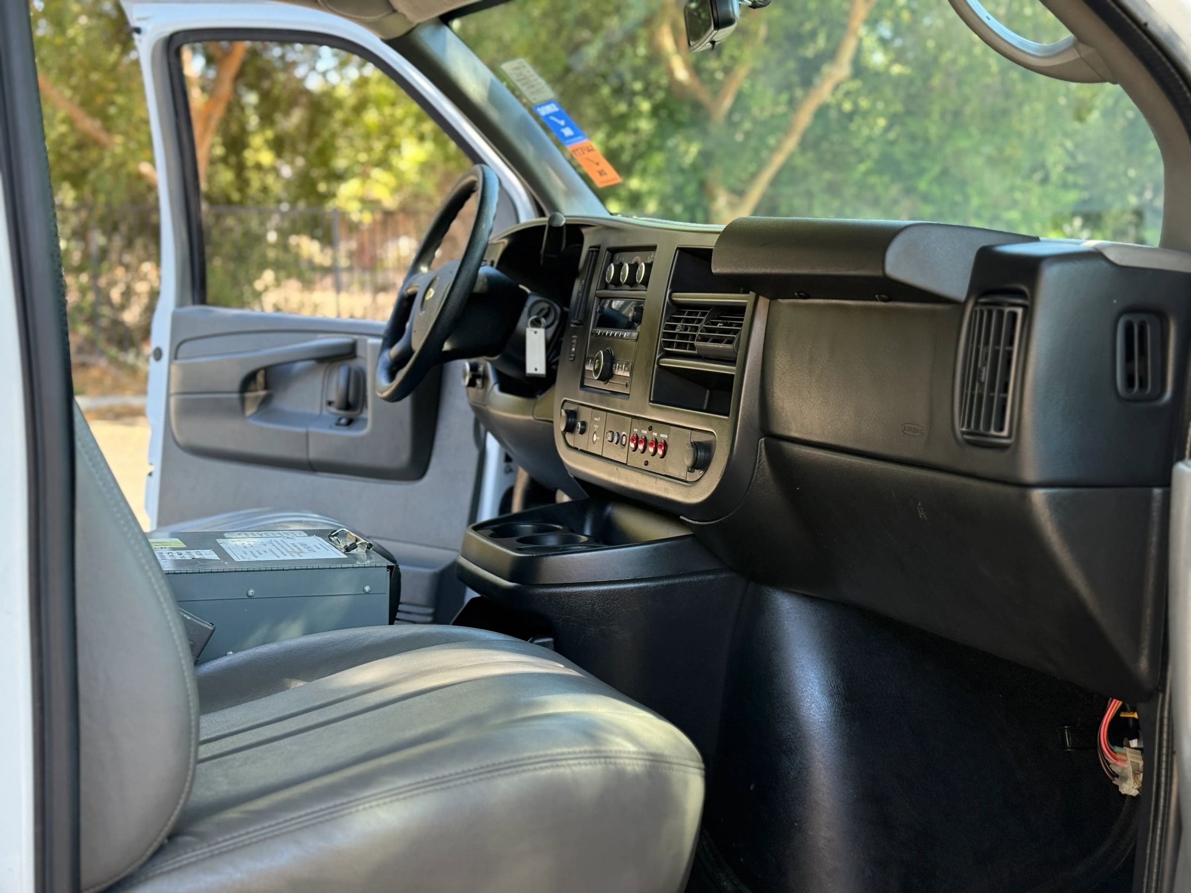 Used 2015 Chevrolet Express 2500 image 14