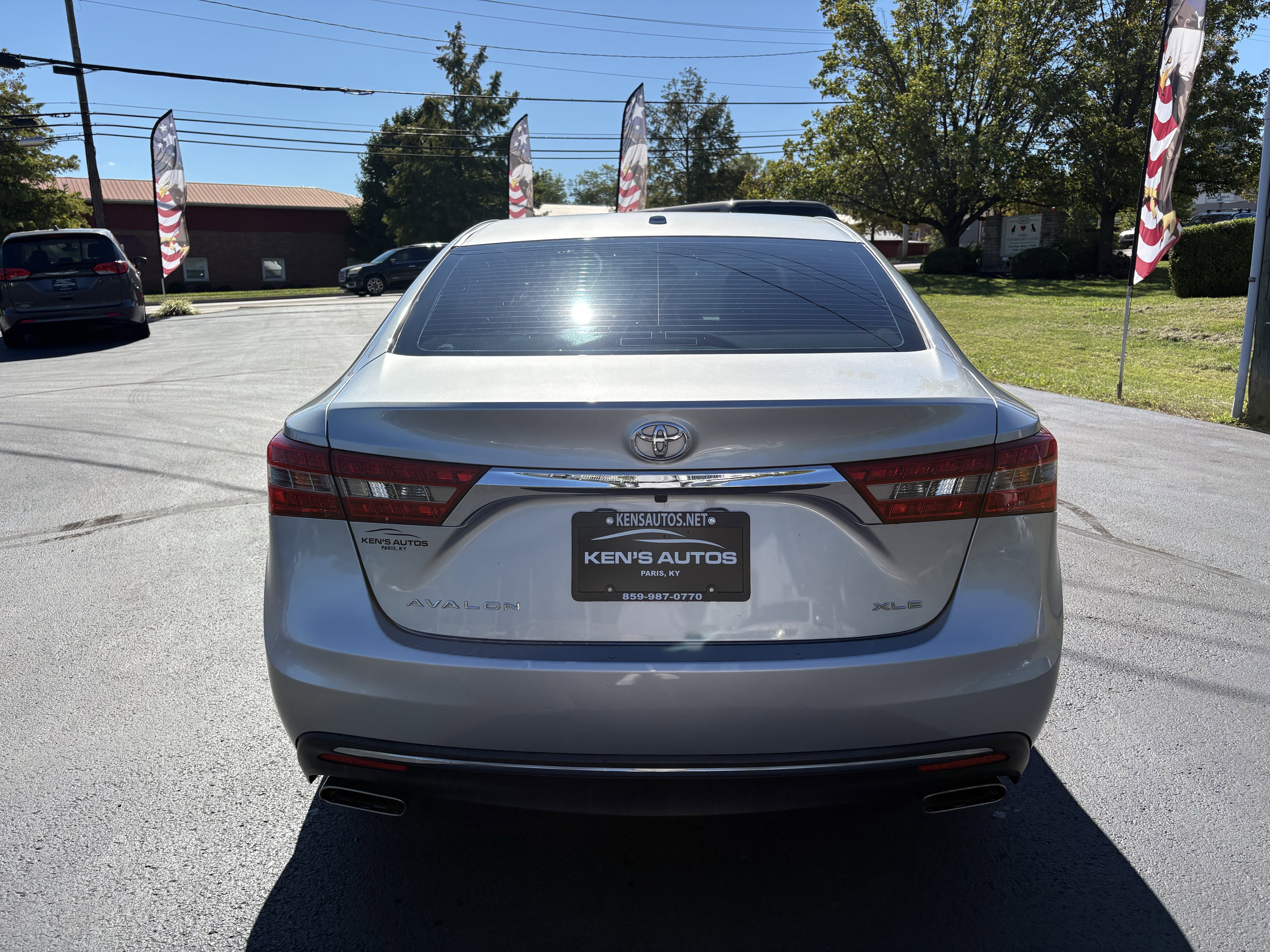 Used 2017 Toyota Avalon XLE image 6