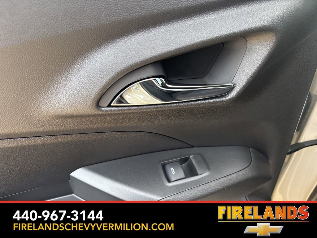 New 2026 Chevrolet Trax RS w/ Driver Confidence Package image 35