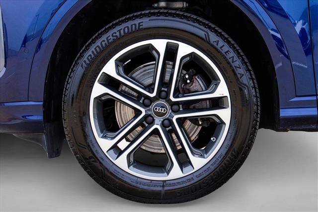 Certified 2025 Audi Q5 Premium w/ Convenience Package AWD/4WD image 9
