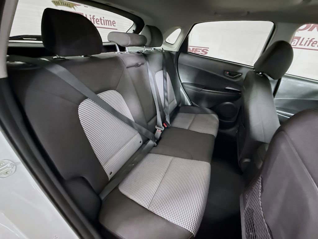 Certified 2021 Hyundai Kona SEL Plus AWD/4WD image 31