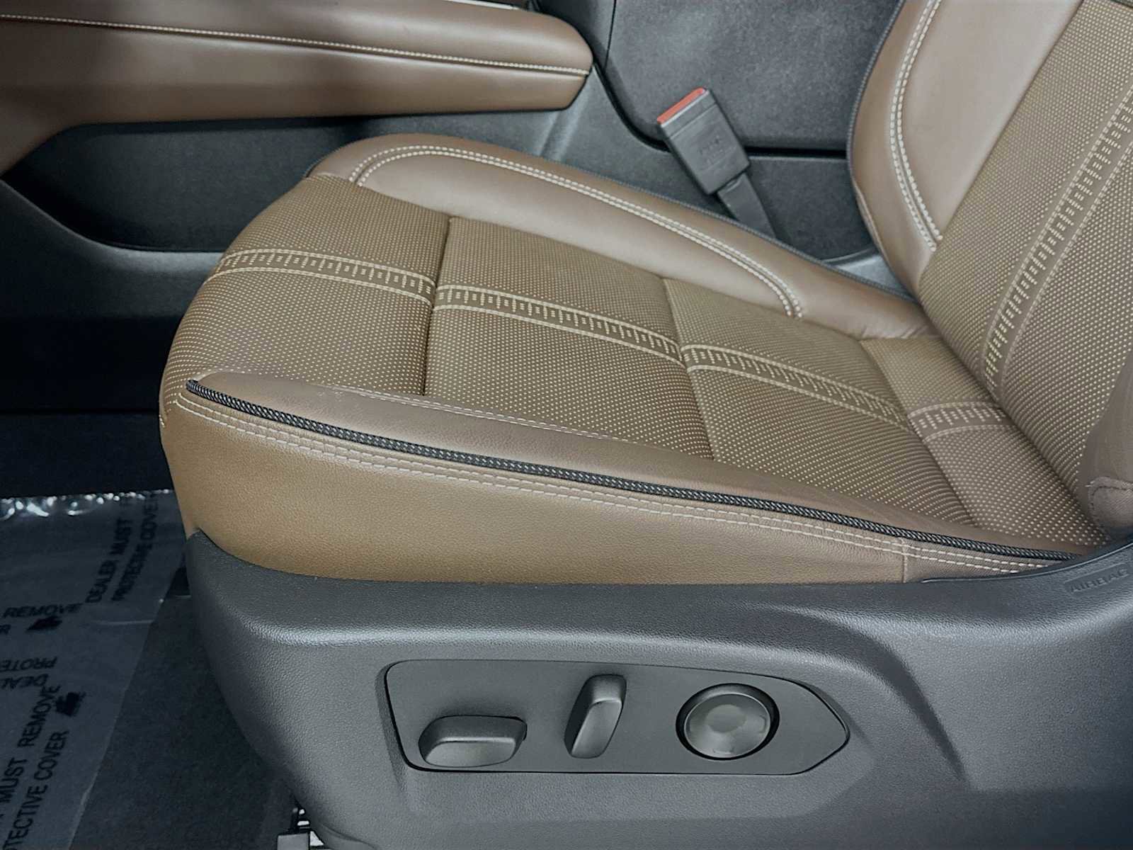 Used 2025 Chevrolet Tahoe High Country w/ Sun And Tow Package image 12