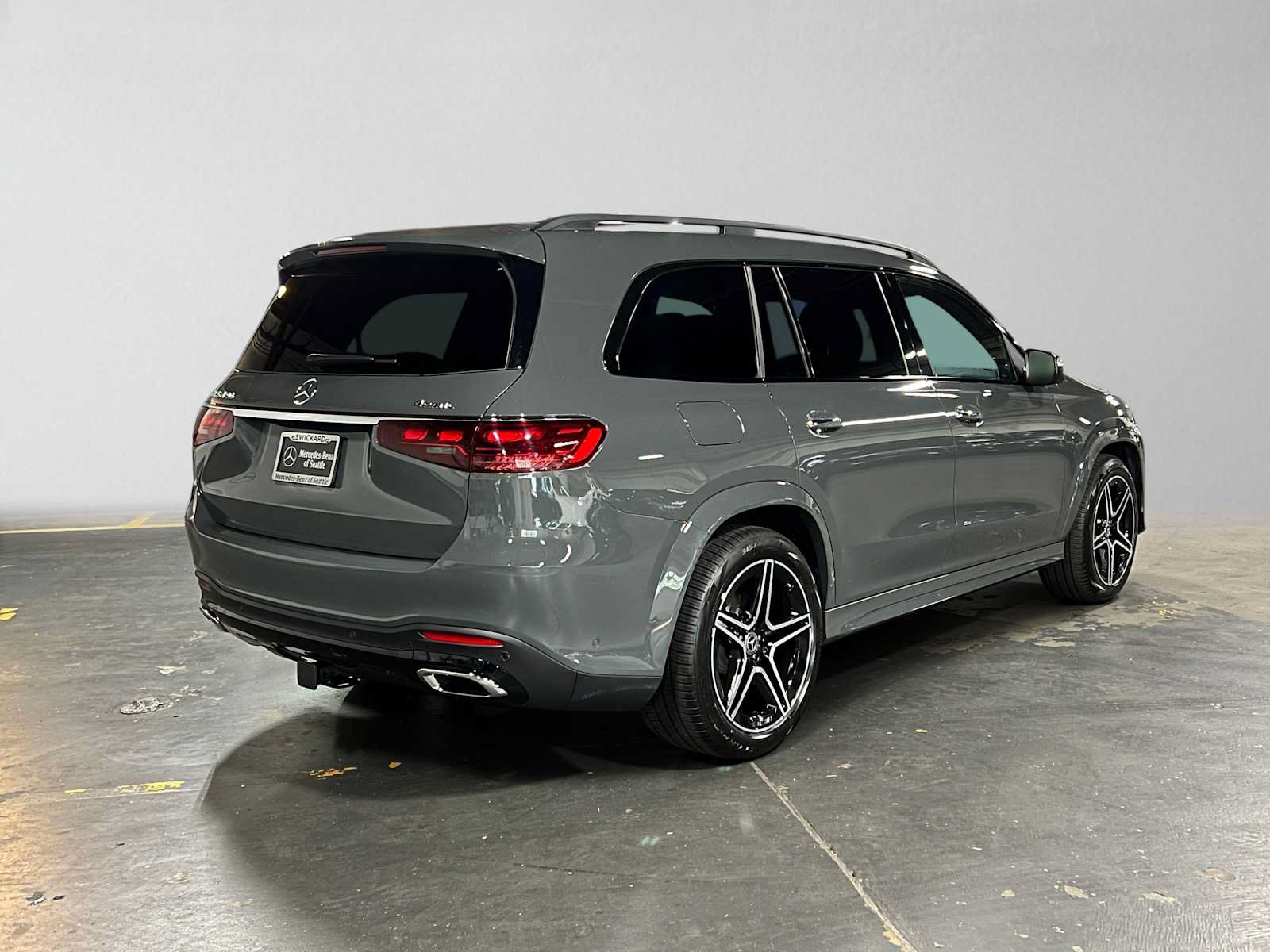 Used 2026 Mercedes-Benz GLS 450 4MATIC image 3