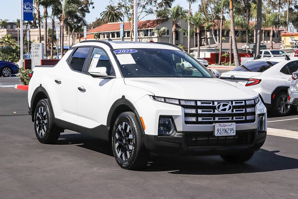 Used 2025 Hyundai Santa Cruz SEL FWD image 3