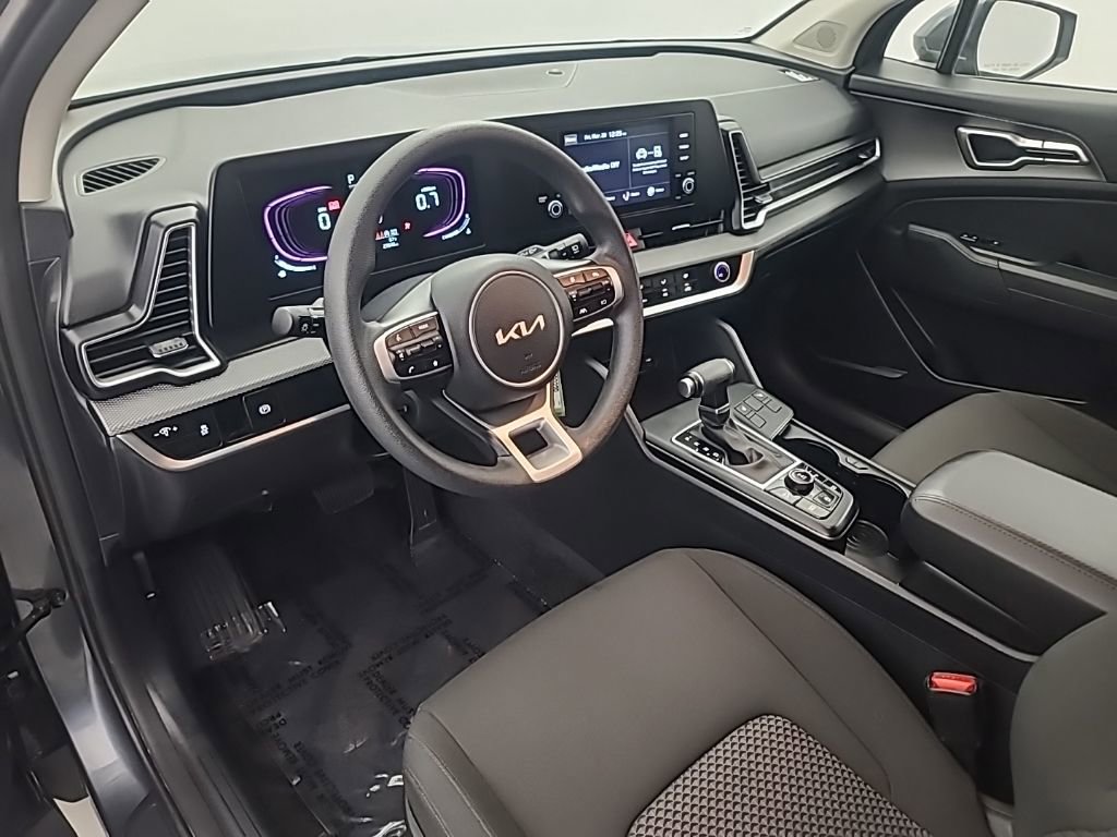 Used 2025 Kia Sportage LX image 24