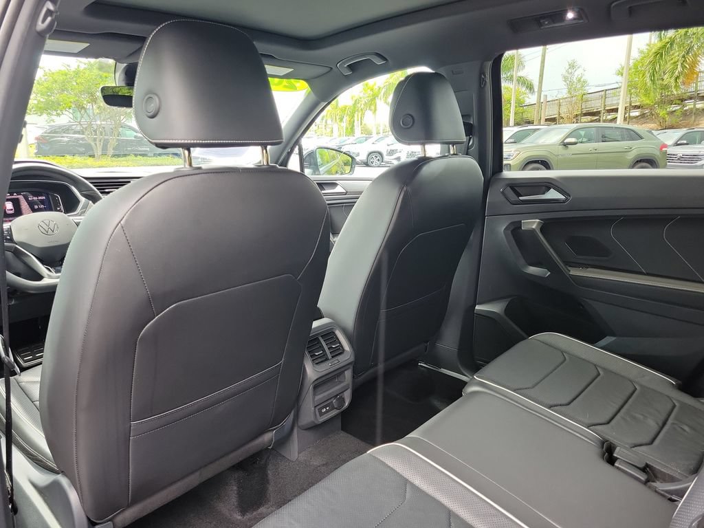 Used 2024 Volkswagen Tiguan SEL R-Line AWD/4WD image 12