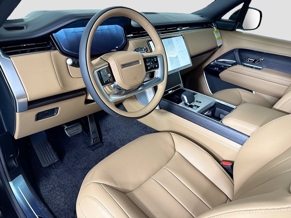 New 2026 Land Rover Range Rover Long Wheelbase SE AWD/4WD image 9