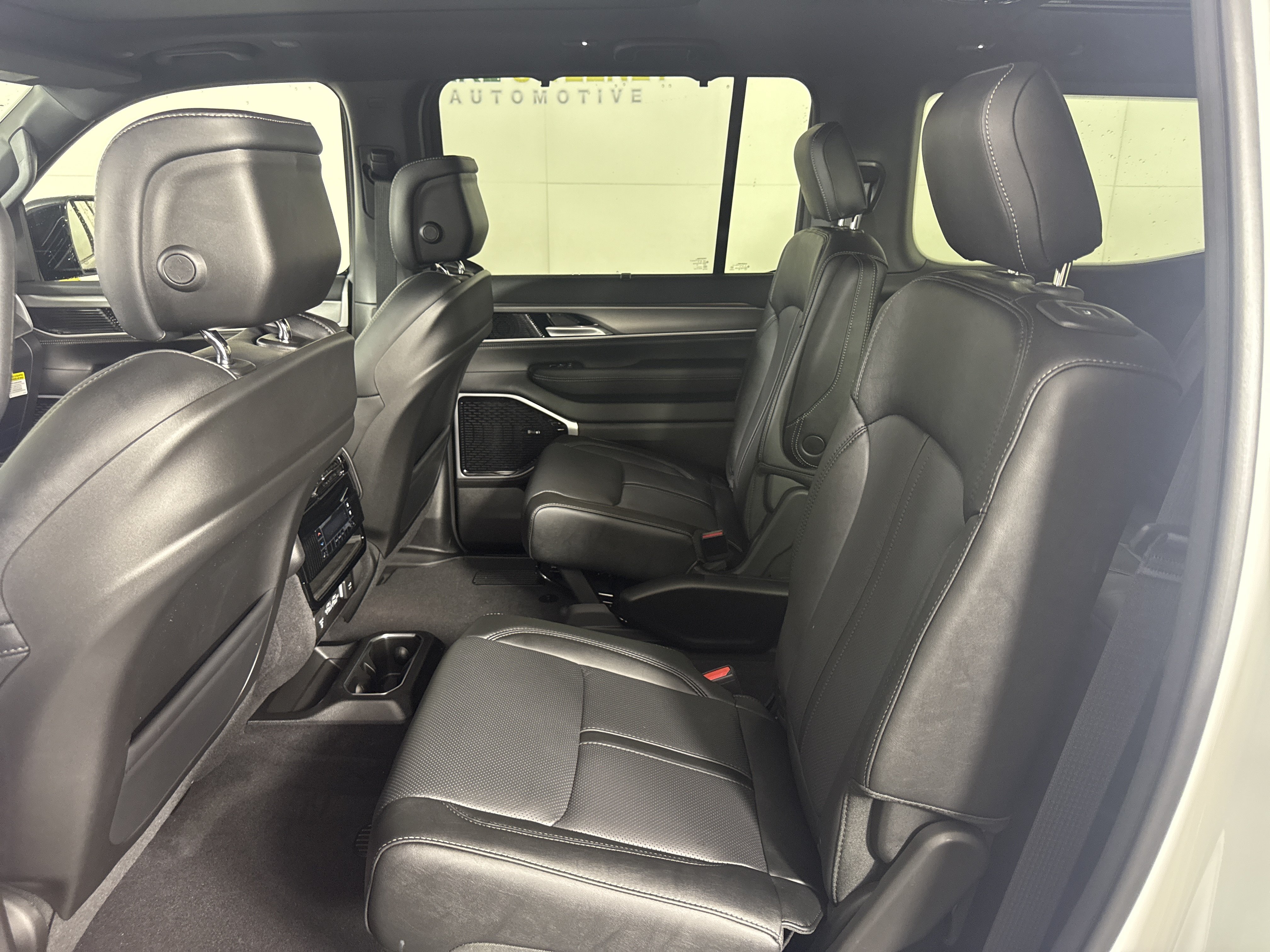 New 2026 Jeep Grand Wagoneer Limited AWD/4WD image 14