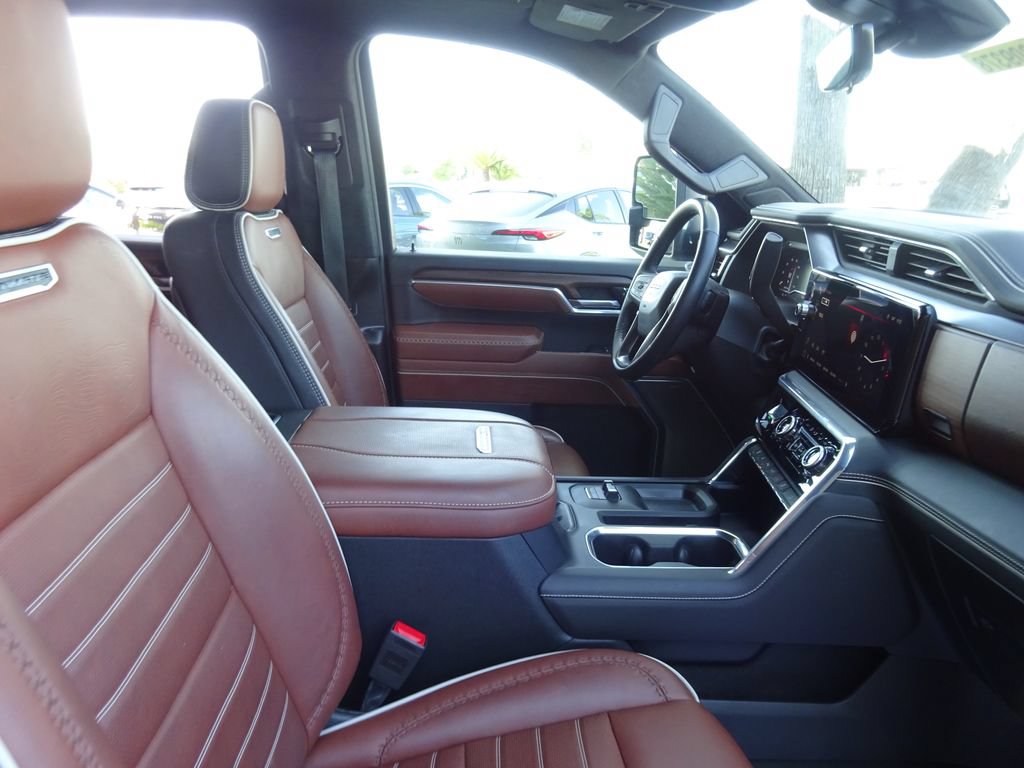 Certified 2025 GMC Sierra 2500 Denali Ultimate AWD/4WD image 19