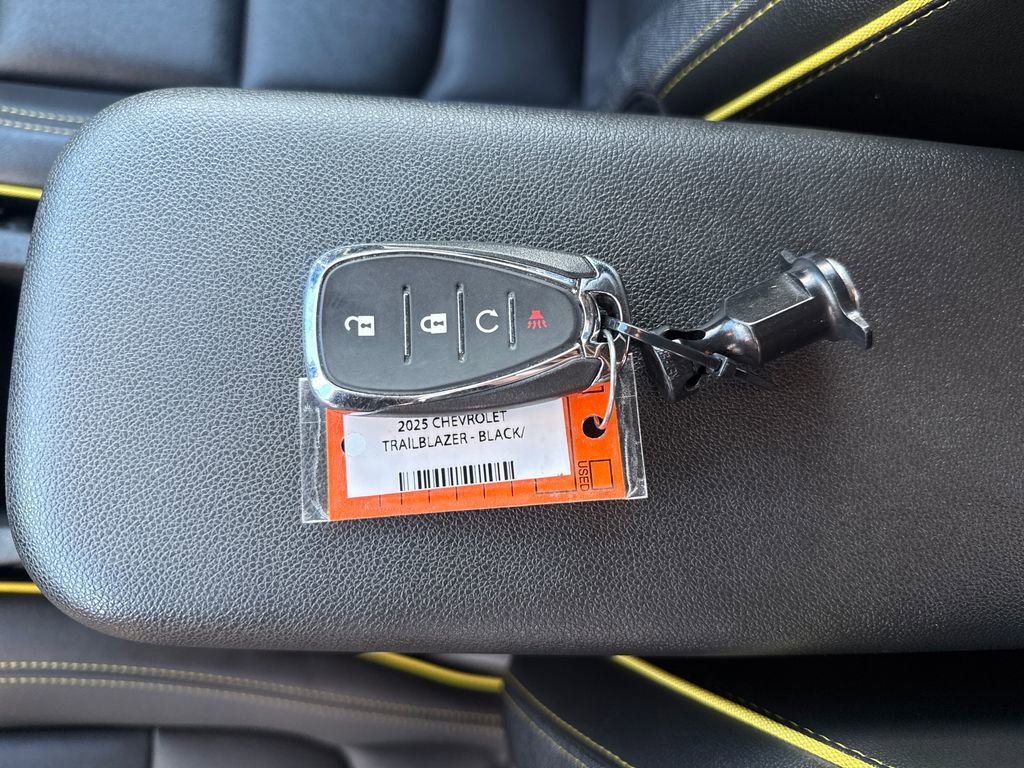 Used 2025 Chevrolet TrailBlazer ACTIV image 28