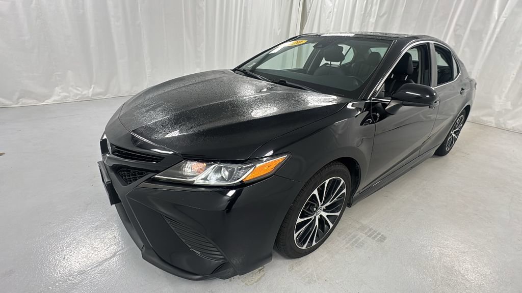 Used 2020 Toyota Camry SE image 7