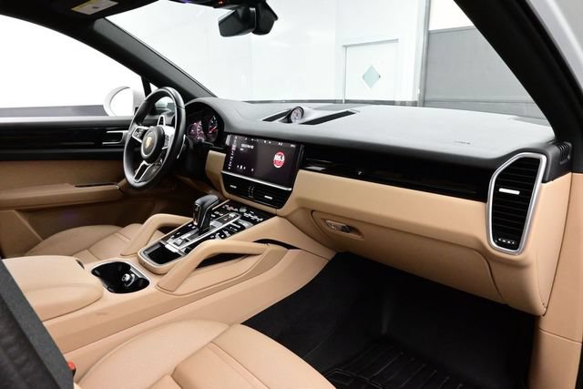 Certified 2021 Porsche Cayenne Coupe AWD/4WD image 19