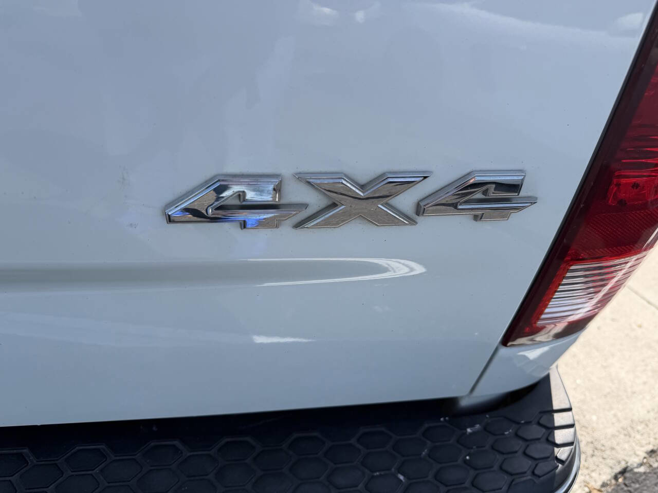 Used 2010 Dodge Ram 1500 Truck ST w/ SXT Appearance Group image 18