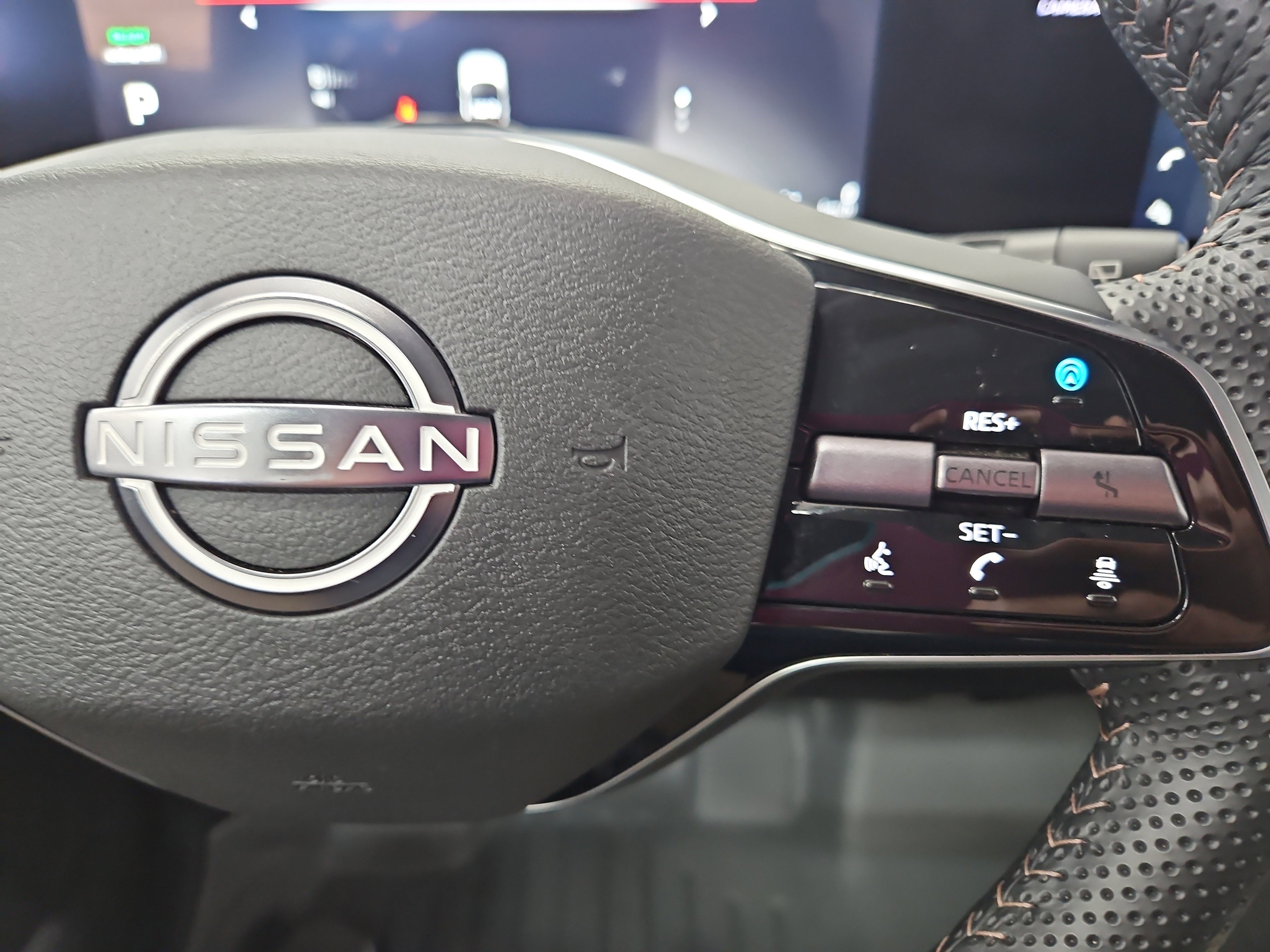 Used 2023 Nissan Ariya AWD/4WD image 17