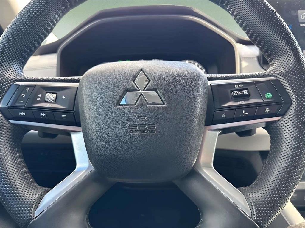 Used 2023 Mitsubishi Outlander SEL image 18