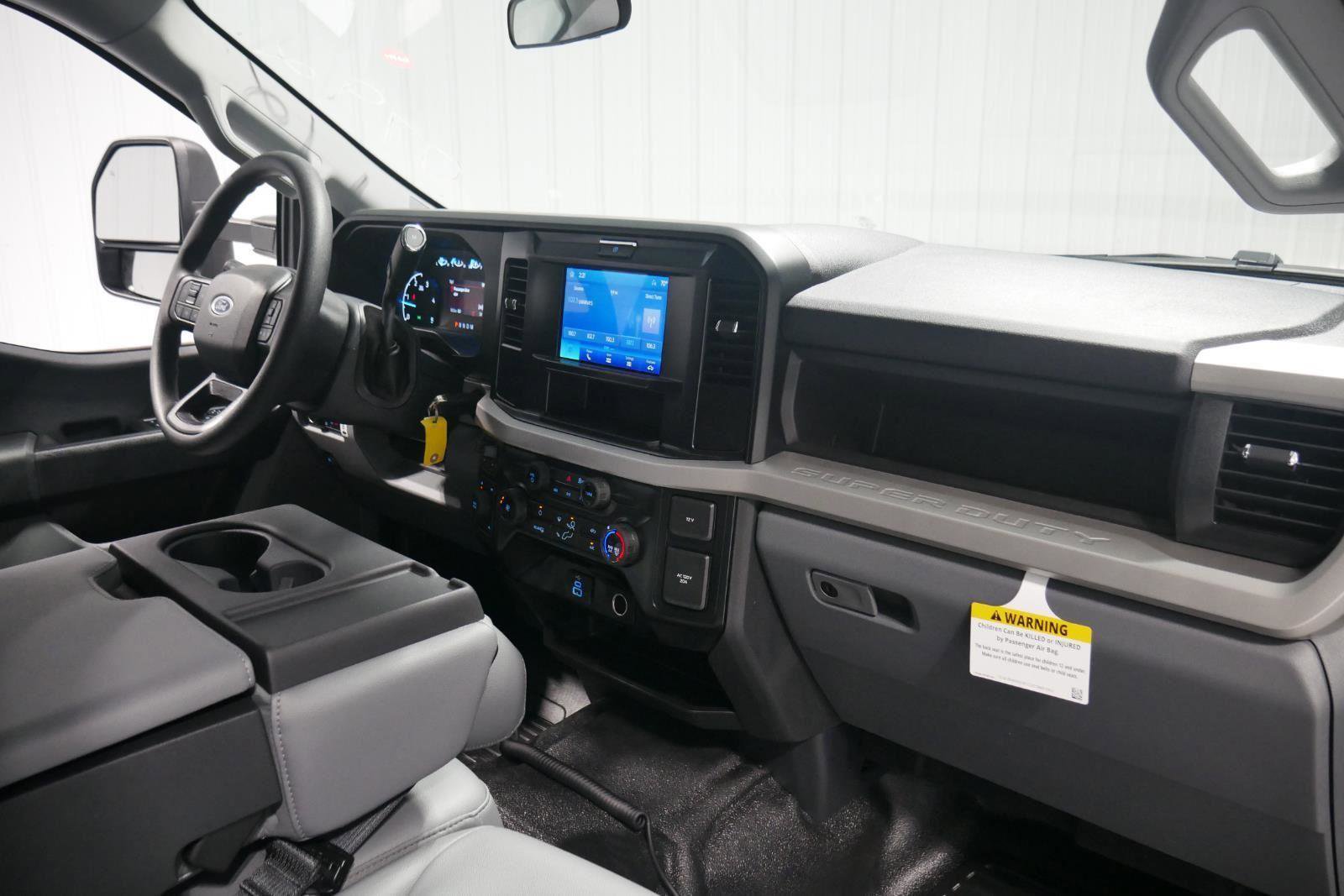 New 2026 Ford F550 4x4 Crew Cab image 27