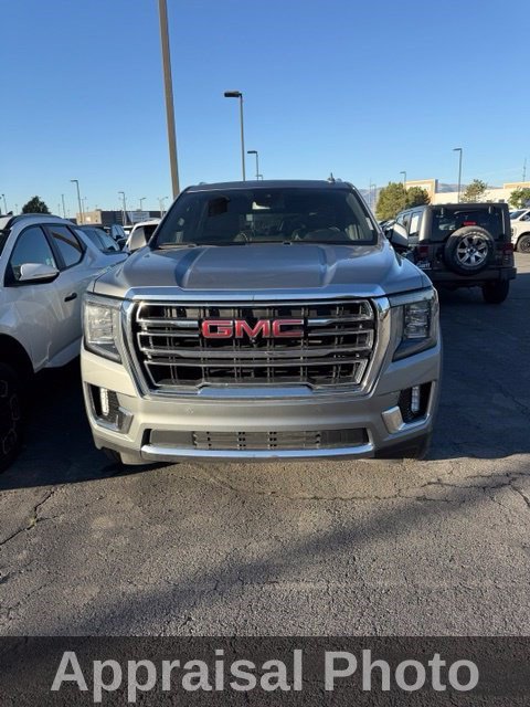 Used 2024 GMC Yukon XL SLT w/ SLT Luxury Package AWD/4WD image 2
