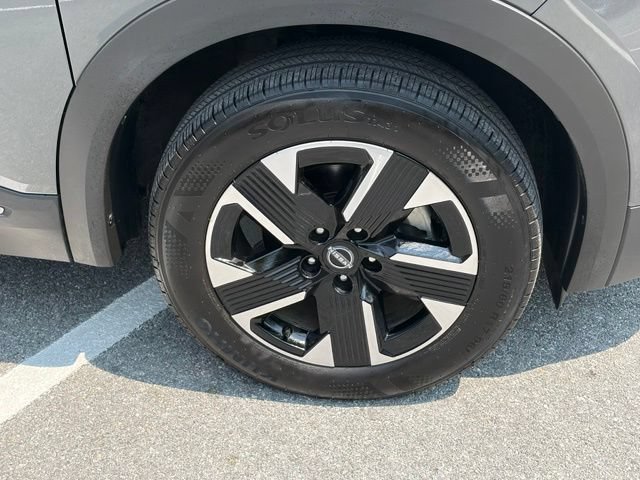 Certified 2025 Nissan Kicks SV w/ SV Premium Package AWD/4WD image 10
